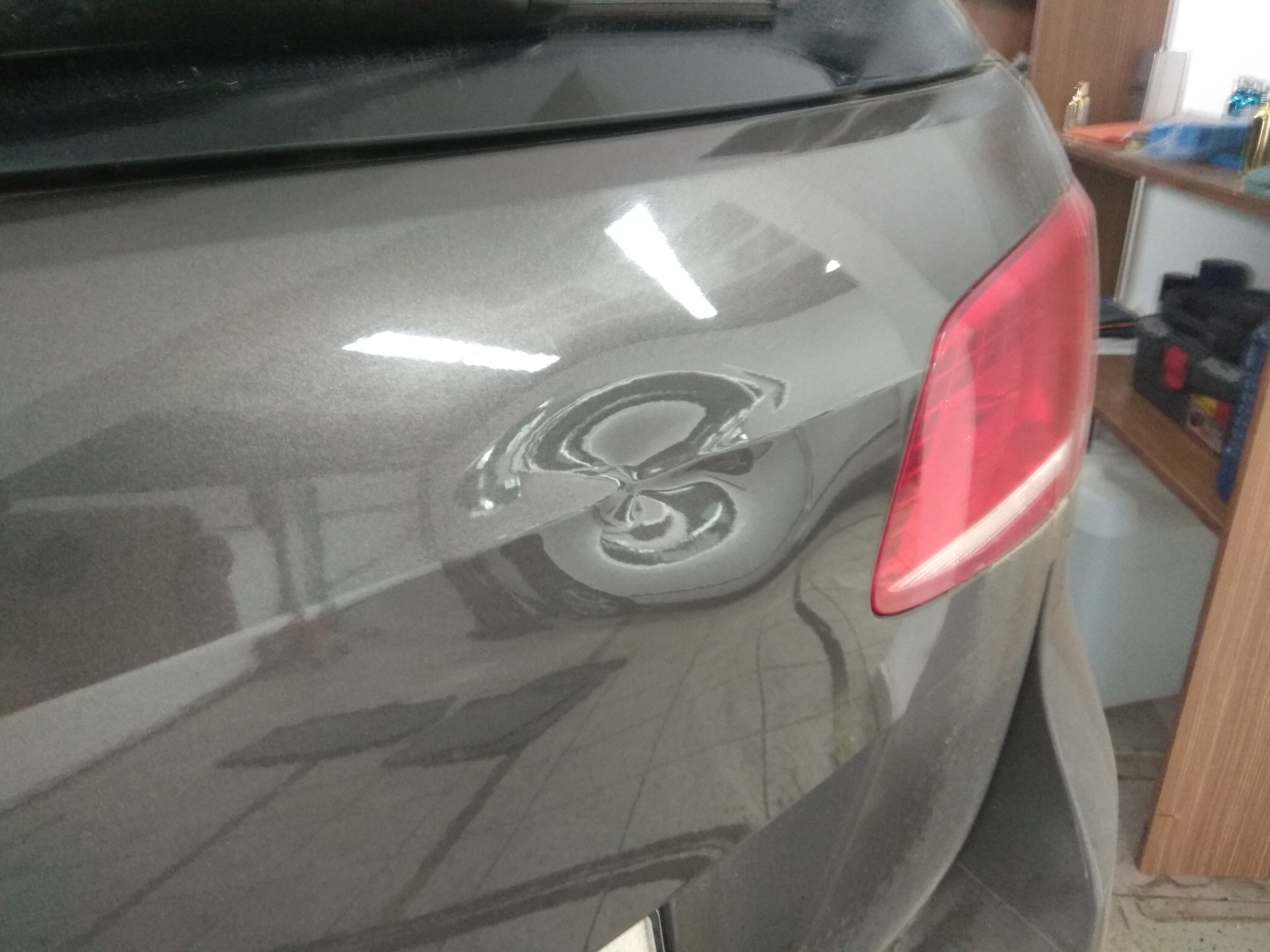 Oprava důlků Auto před opravou